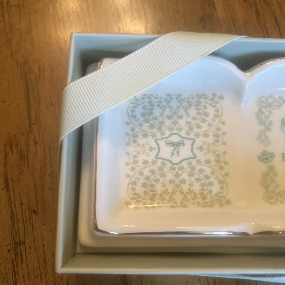 Eccolo Pride & Prejudice Jane Austen Book Classics Deluxe Trinket Jewelry Tray
